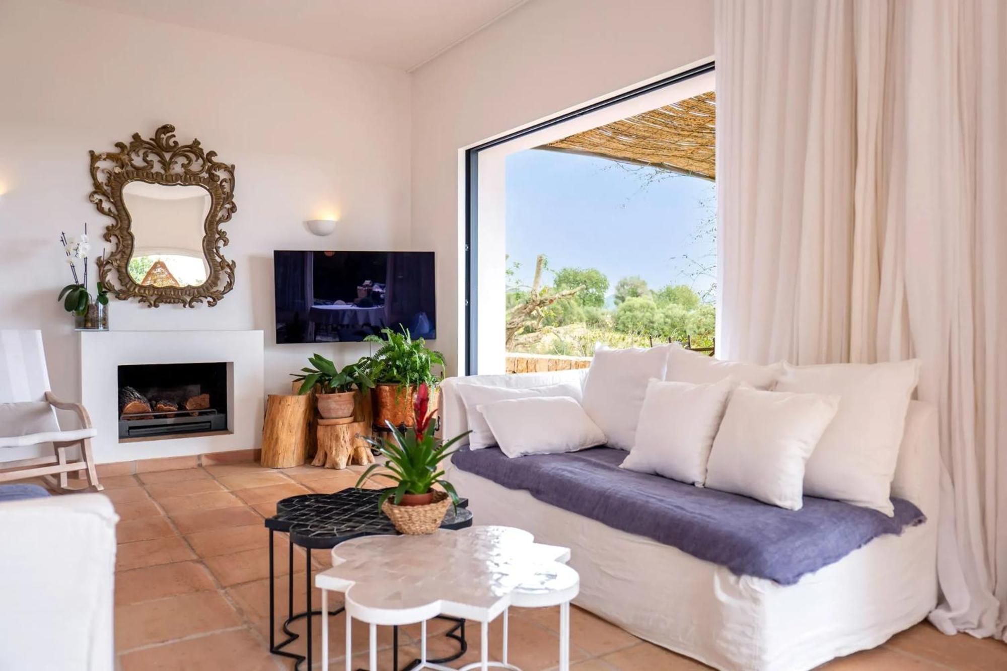 Spacious With Pool And Sea View In Sant Llorenc Des Cardassar